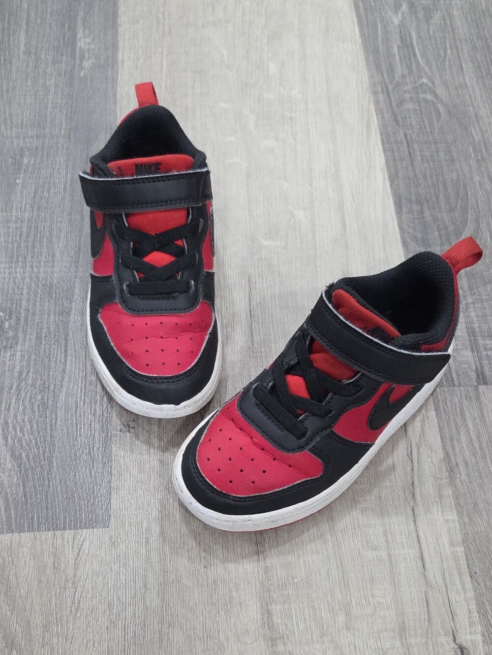 Kids Nike Sneakers Size 9